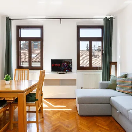 Vecellio, Rustico In Centro A Апартаменти Трієст