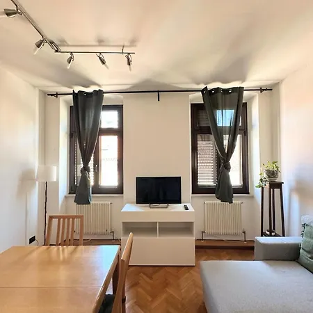 Vecellio, Rustico In Centro A Appartamento Trieste